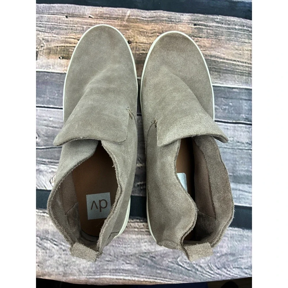DV by Dolce Vita Slip On Ankle Sneakers Womens 9.5 Taupe Suede Platform Shoes